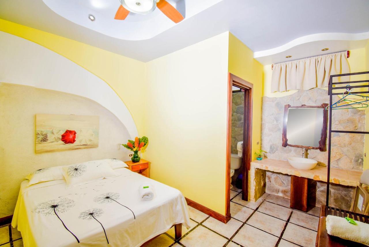 |Hotel Riviera Sabalito Buitenkant foto